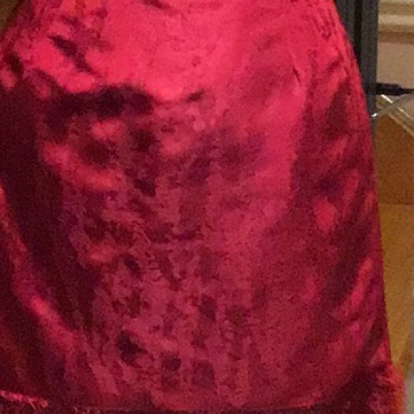 NWOT Red satin pencil skirt with fun fur - Picture 2 of 3